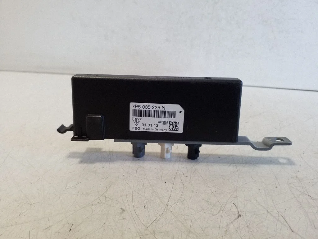 Aerial antenna amplifier – Porsche Cayenne (92A) (2010-2017)