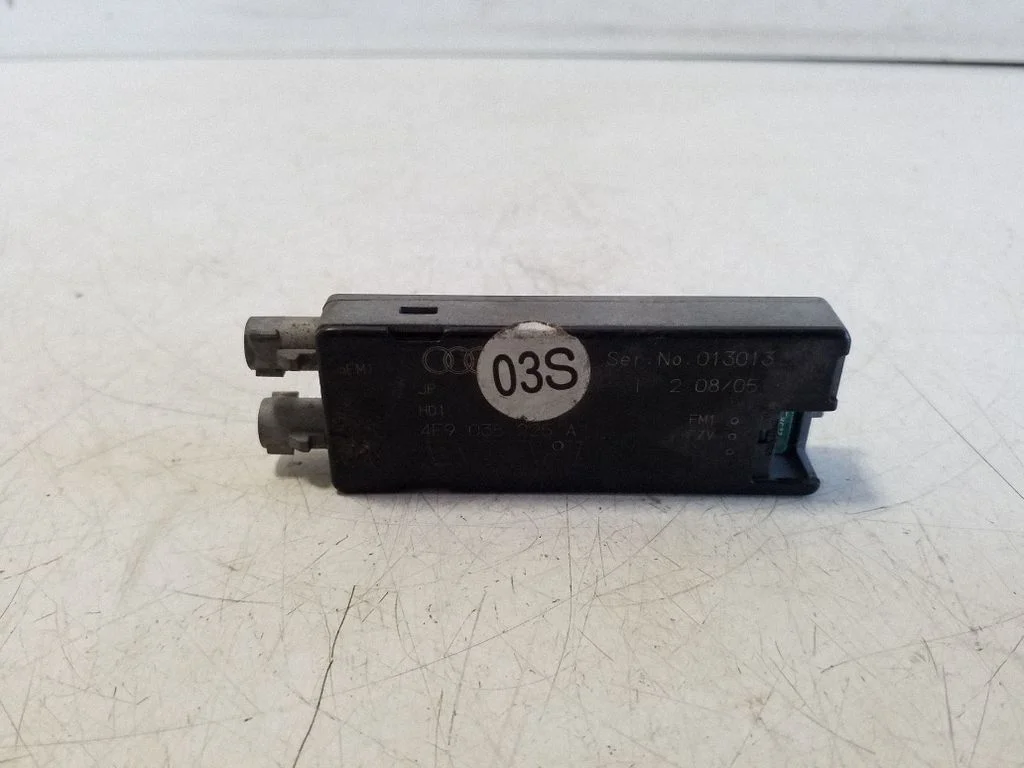 Antenas pastiprinātājs – Audi A6 Allroad C6 (2006-2011)