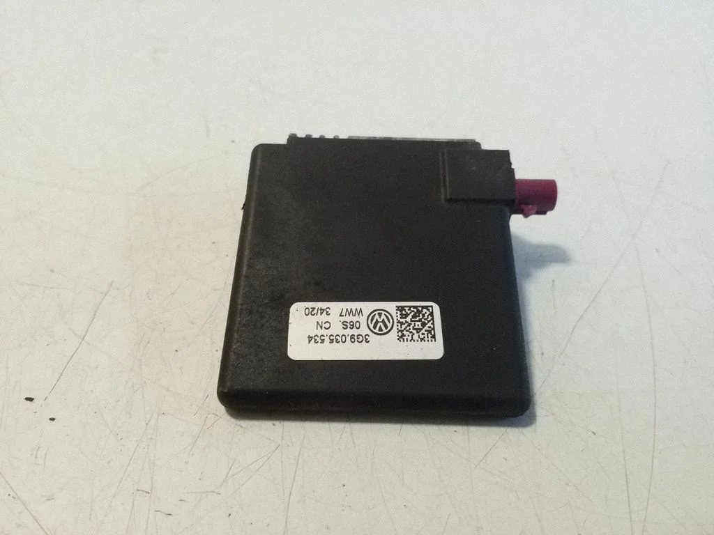 Aerial antenna amplifier – Volkswagen Tiguan Allspace (2017-)
