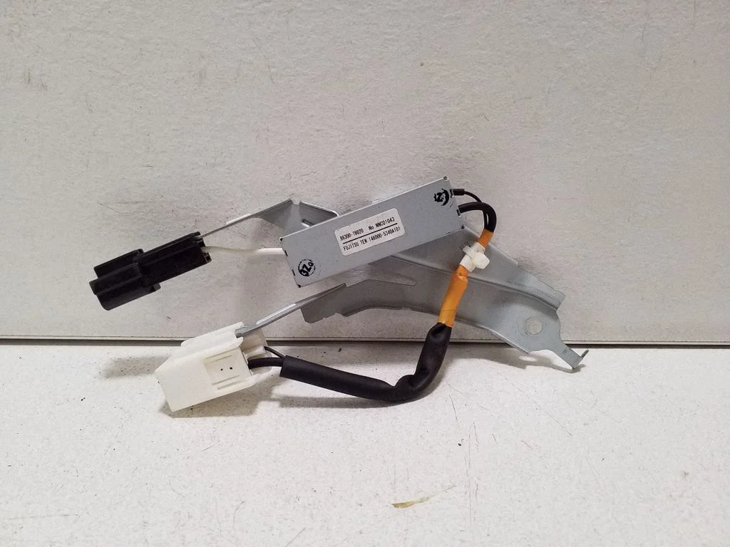 Aerial antenna amplifier – Lexus NX (2014-2021)