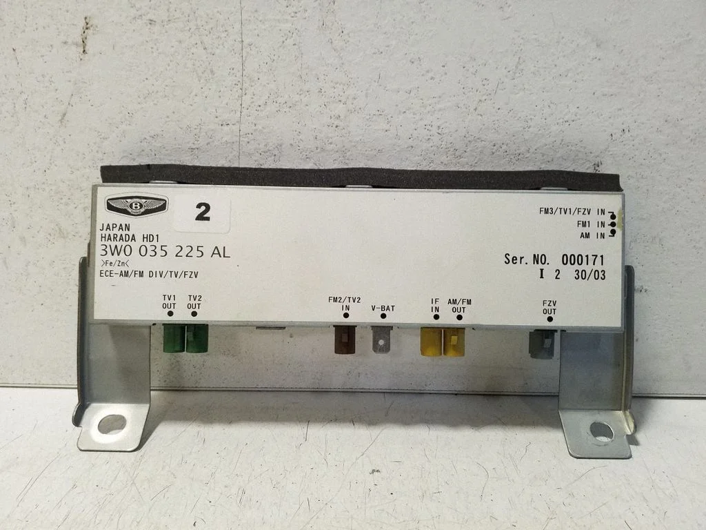 Antenni võimendi 3W0035225AL