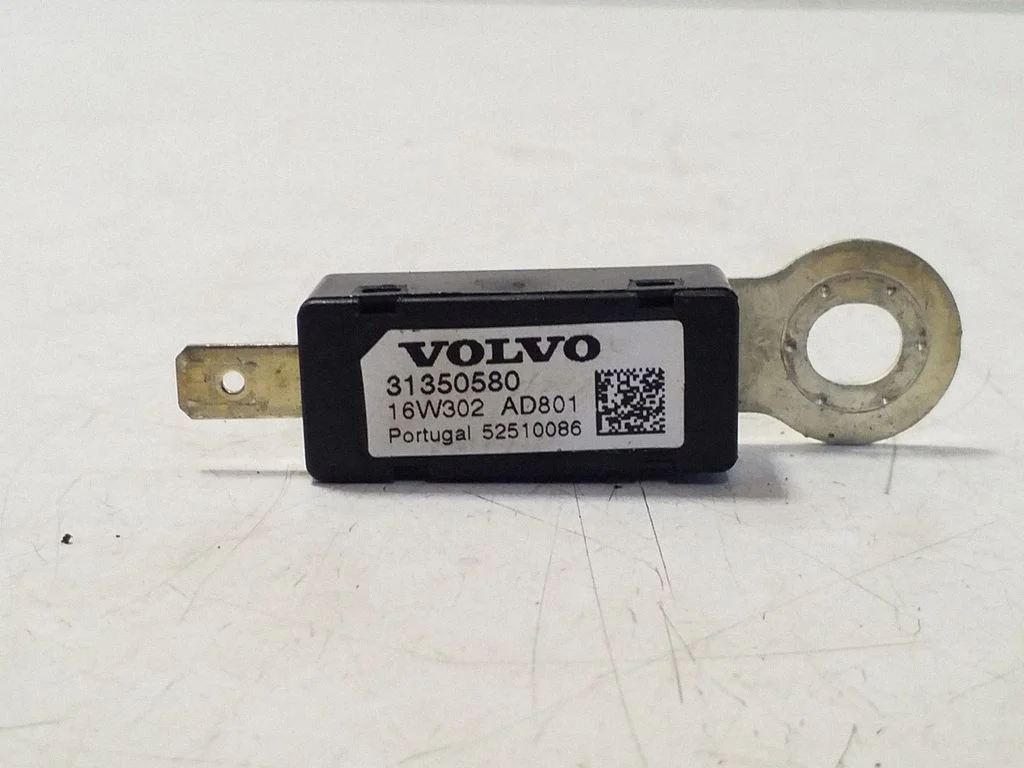 Antenas pastiprinātājs – Volvo XC90 (2014-)
