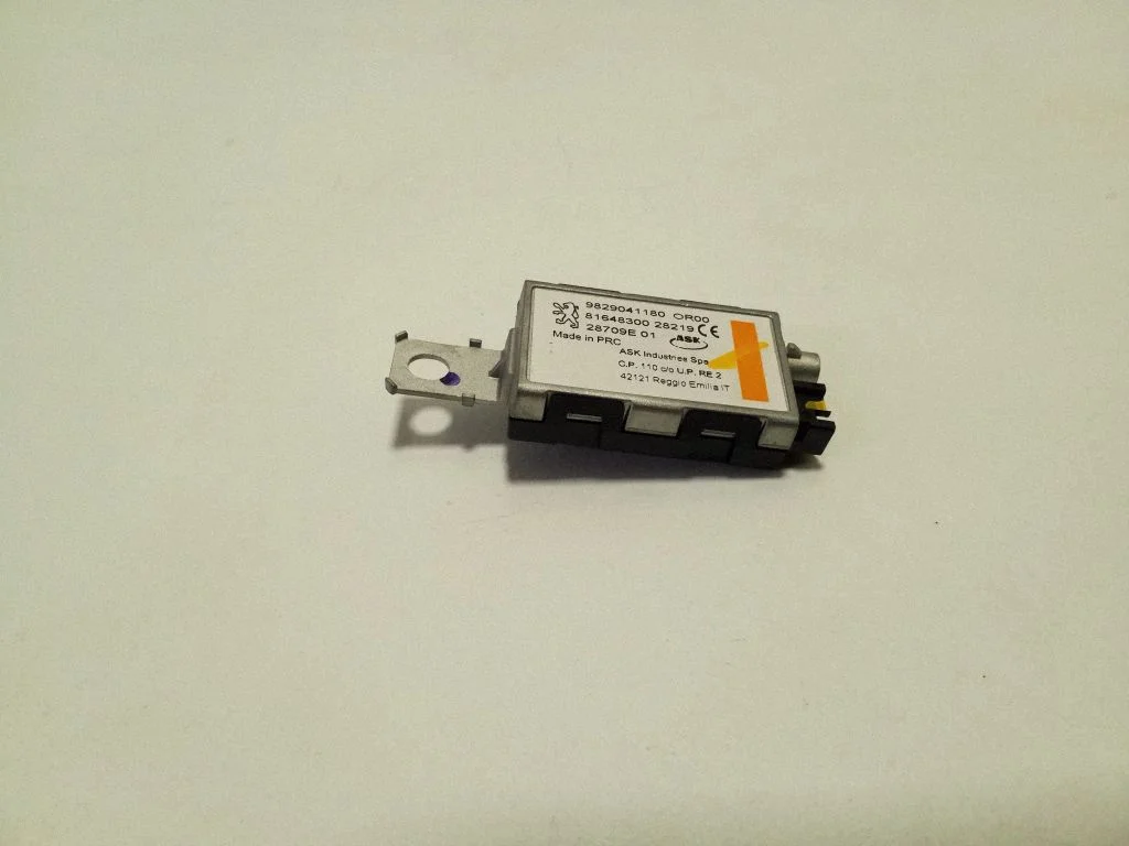 Antenas pastiprinātājs – Opel Grandland X (2017-2024)