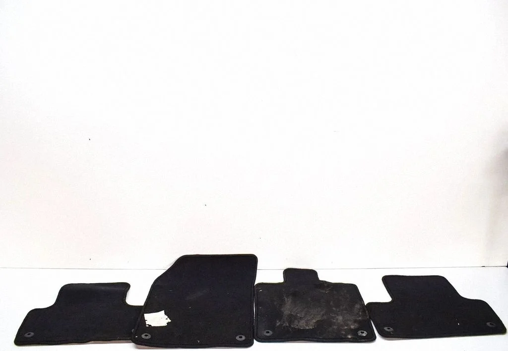 Car floor mat set 32216578
