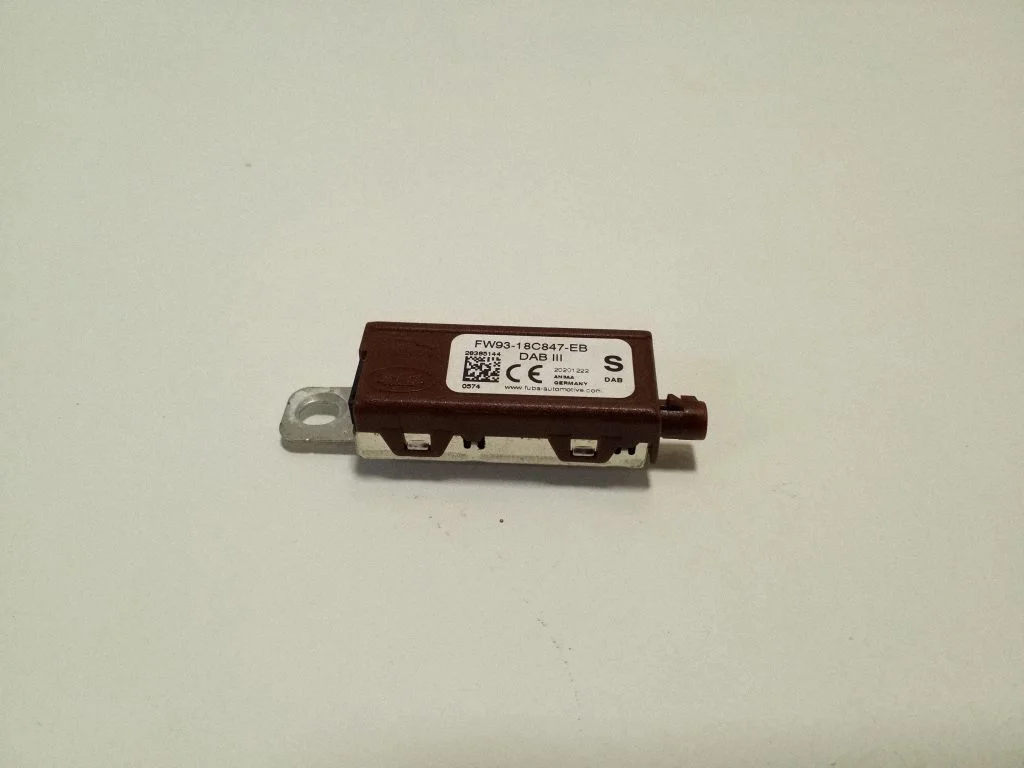 Aerial antenna amplifier – Land Rover Evoque II (2019-)