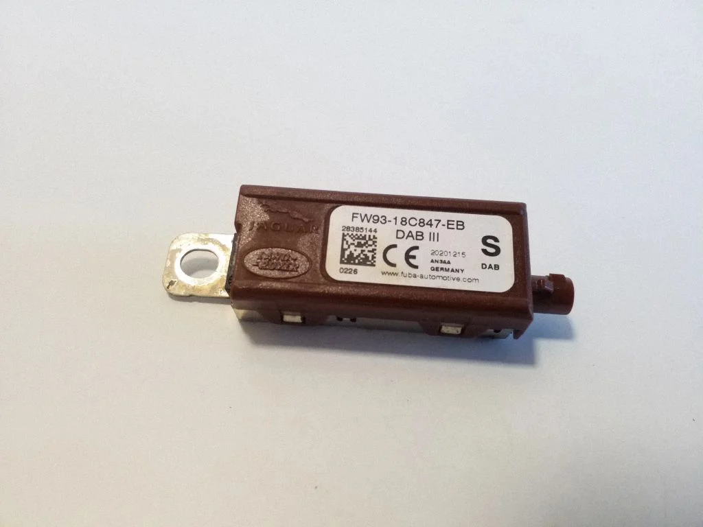 Aerial antenna amplifier – Land Rover Evoque II (2019-)