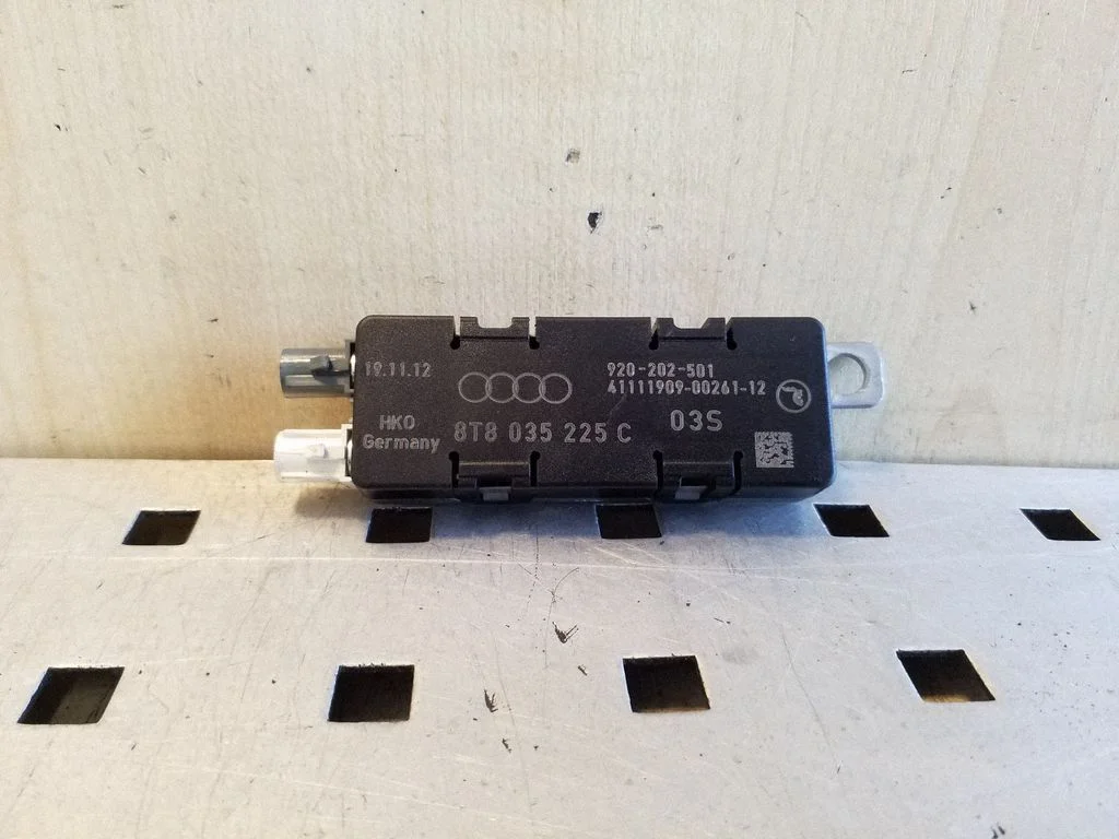 Aerial antenna amplifier – Audi A5 Sportback 8TA (2009-2016)