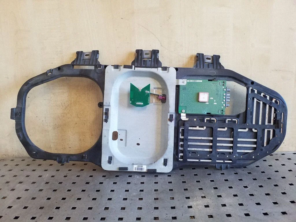 Antenas pastiprinātājs – Mercedes-Benz ML klase W164 (2005-2011)