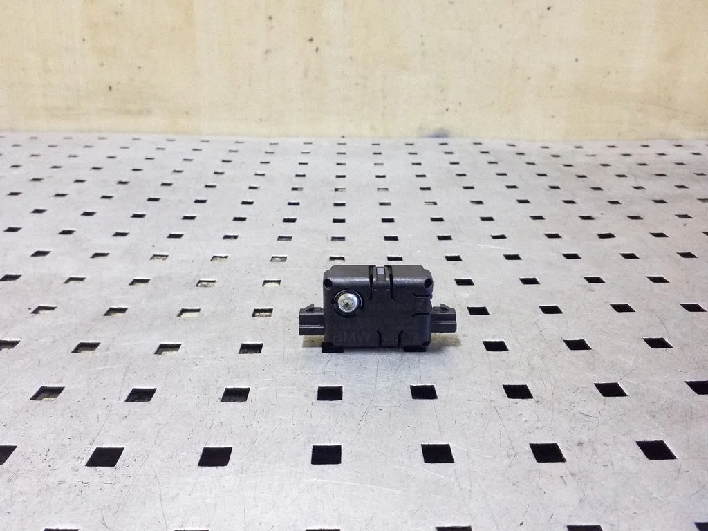 Aerial antenna amplifier – Mini Cooper Countryman R60 (2011-2016)
