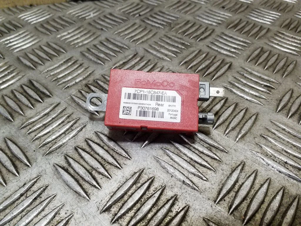 Aerial antenna amplifier – Ford Mondeo MK IV (2007-2014)