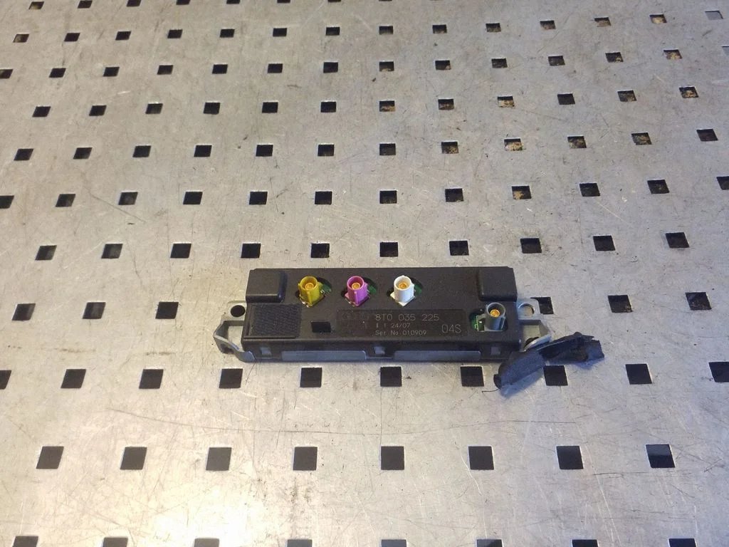 Wzmacniacz antenowy – Audi A5 8T 8F (2007-2016)