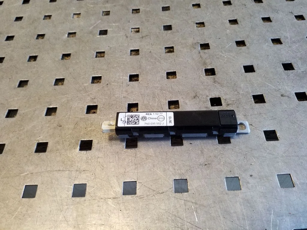Aerial antenna amplifier 7N0035552J