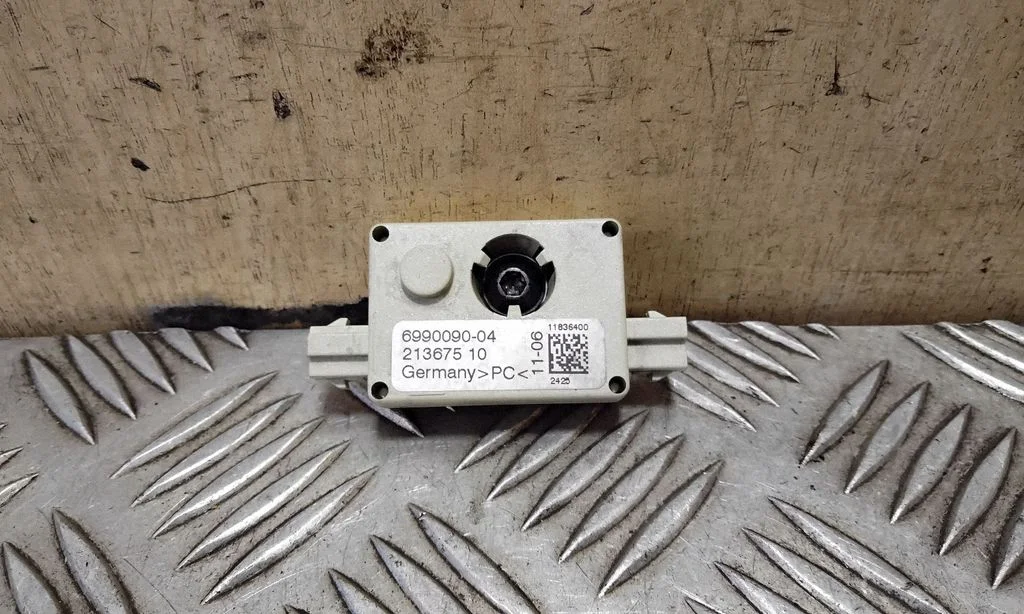 Antenas pastiprinātājs 6990090
