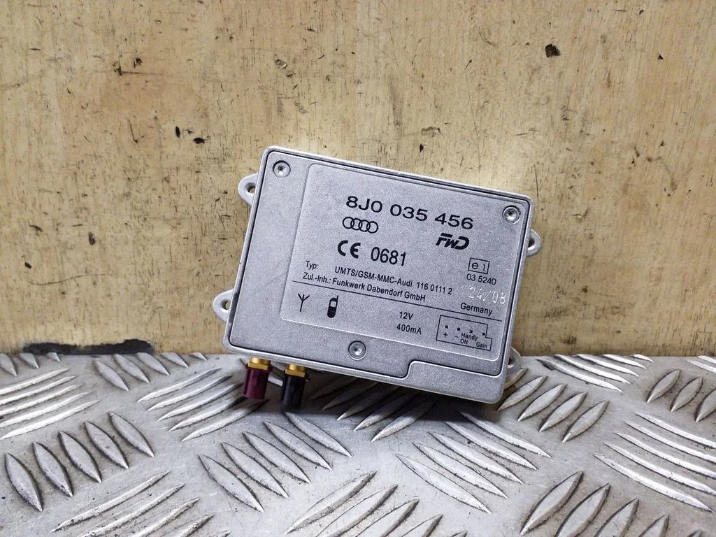 Wzmacniacz antenowy 8K0035456