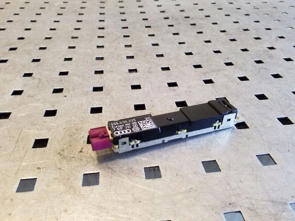 Aerial antenna amplifier – Audi A6 S6 C7 4G (2011-2018)