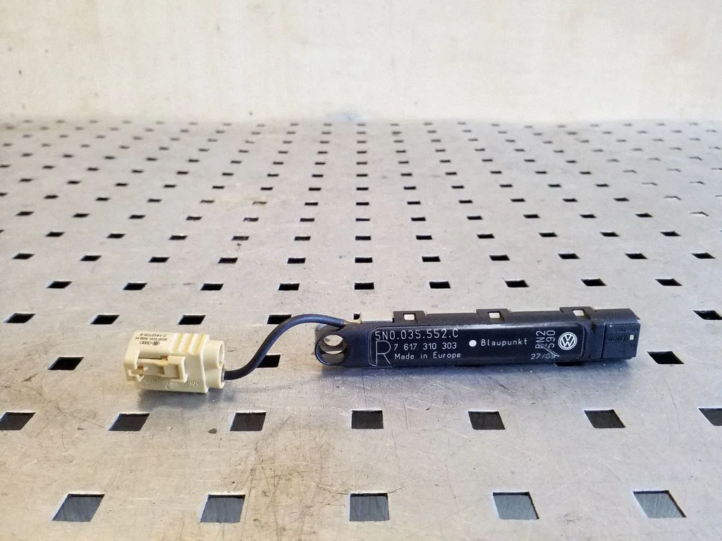 Antenas pastiprinātājs 5N0035552C