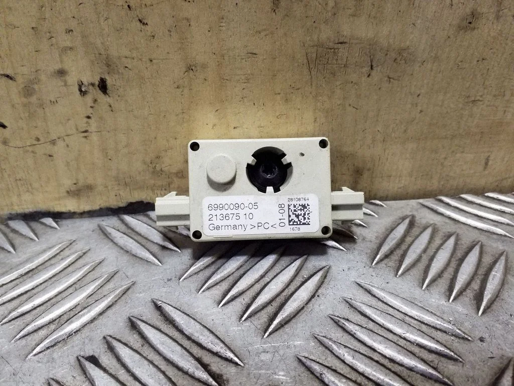 Antenas pastiprinātājs 6990090
