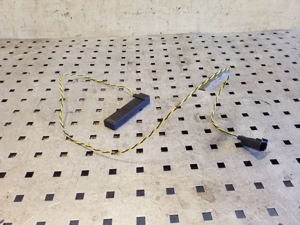 Antenas pastiprinātājs 8M5T15K603LA