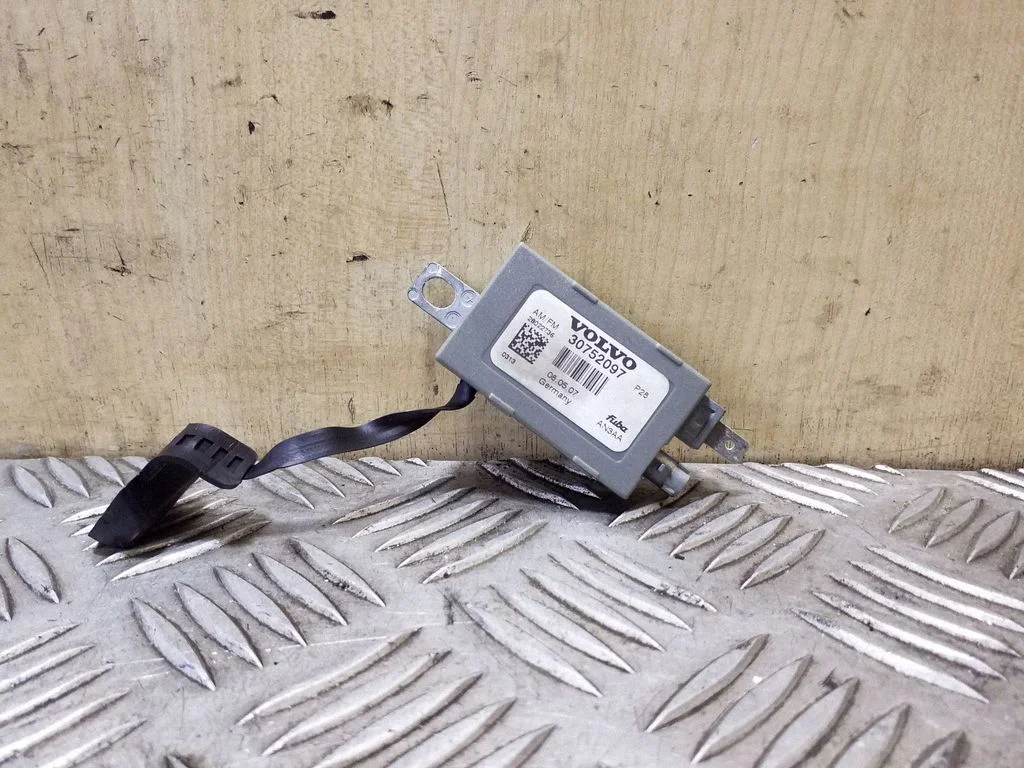 Antenas pastiprinātājs 30752097