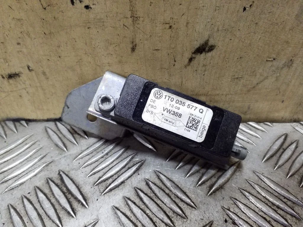 Antenas pastiprinātājs – Volkswagen Touran I (2003-2010)