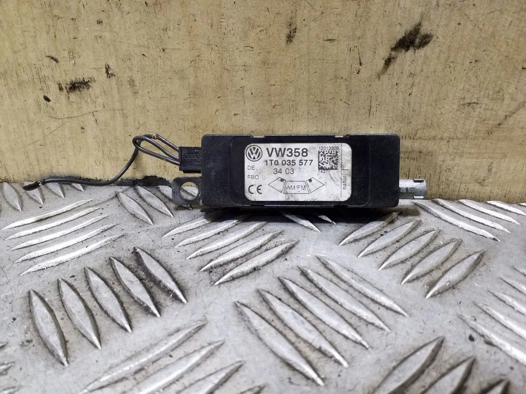 Antenas pastiprinātājs 1T0035577