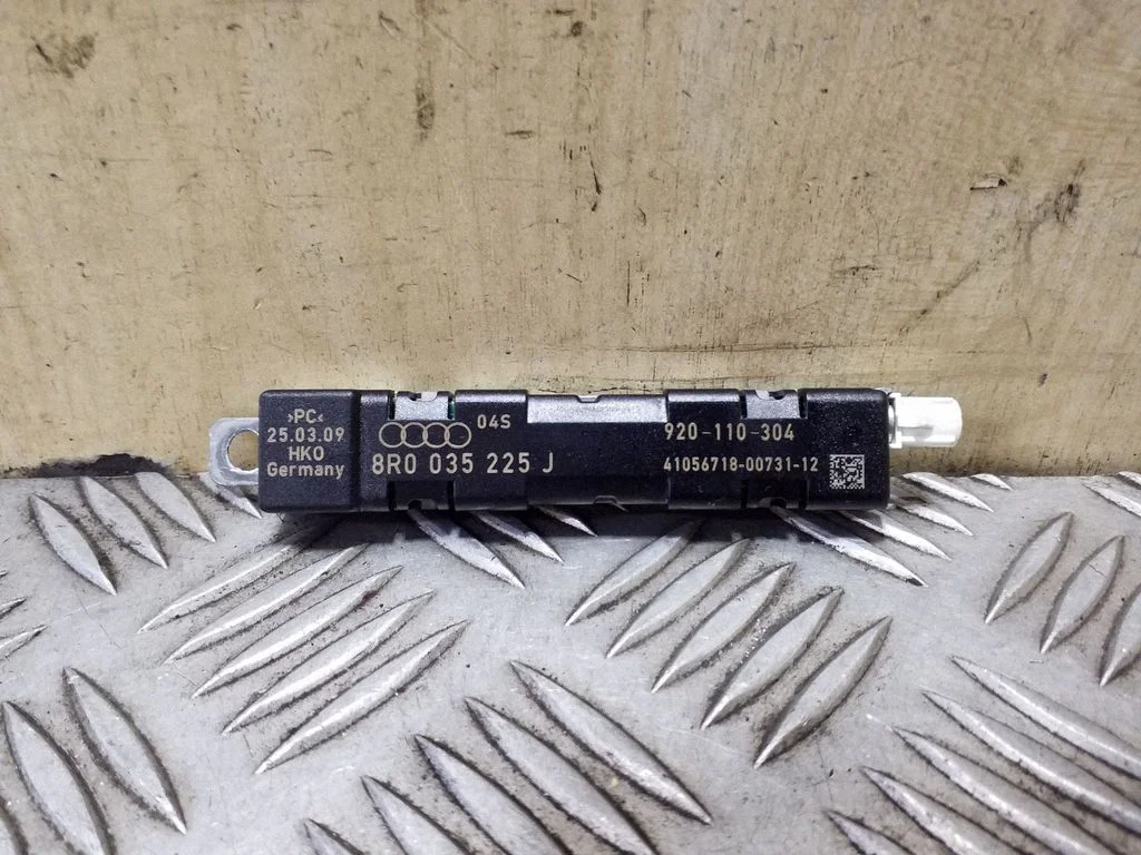 Antenas pastiprinātājs 8R0035225J