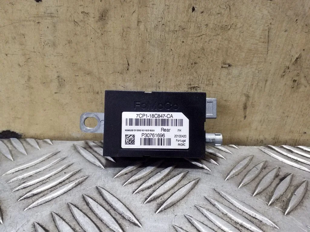 Antenas pastiprinātājs – Volvo S60 (2005-2010)