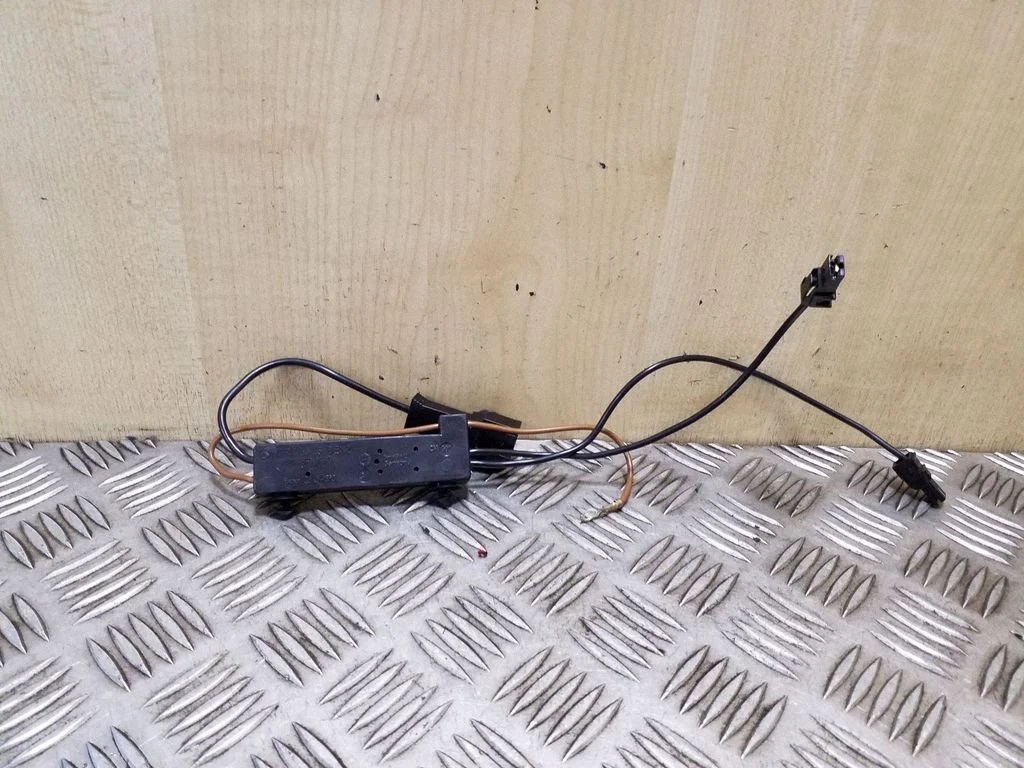 Wzmacniacz antenowy A2048708490