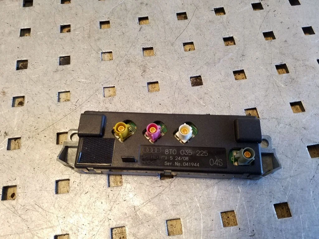 Wzmacniacz antenowy – Audi A5 8T 8F (2007-2016)