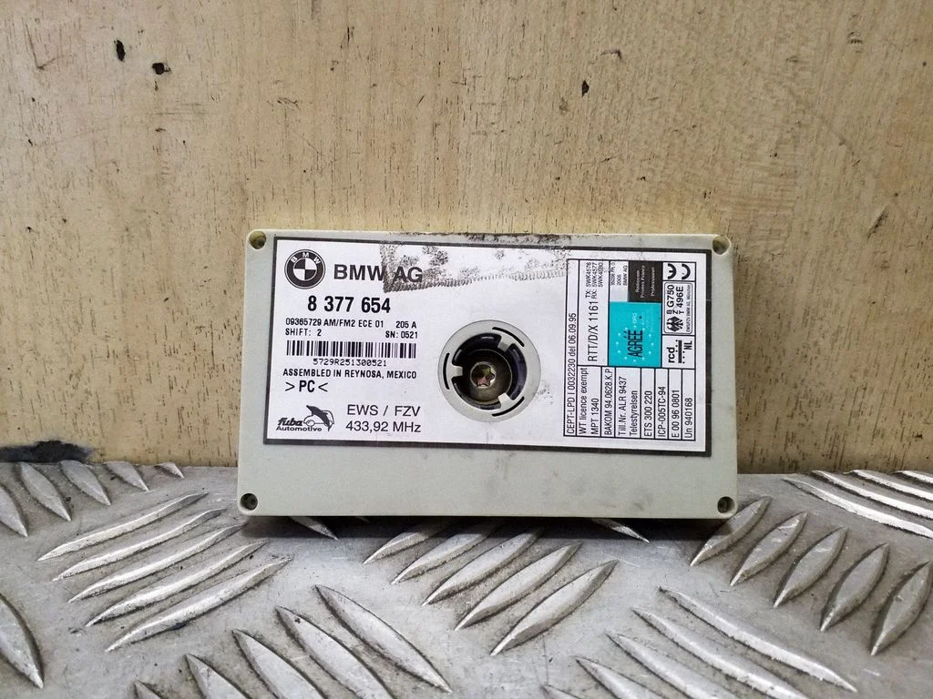 Antenas pastiprinātājs – BMW X5 E53 (1999-2006)