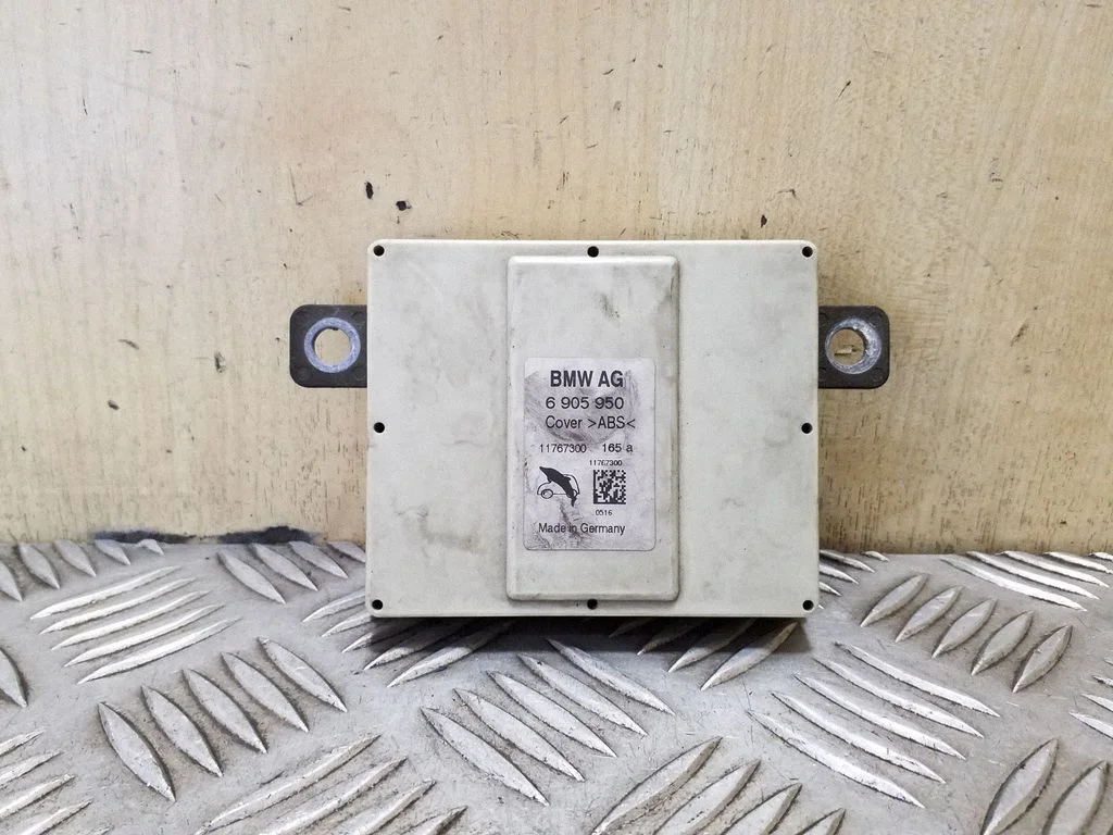 Aerial antenna amplifier – BMW X5 E53 (1999-2006)