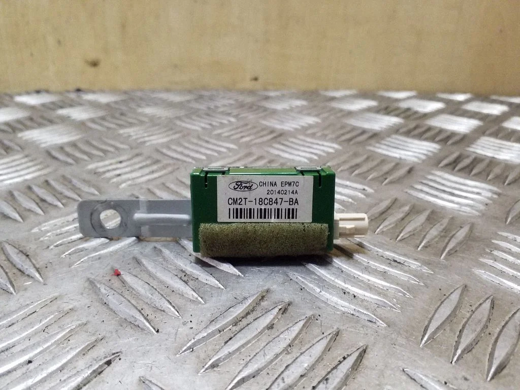 Antenas pastiprinātājs CM2T18C847BA