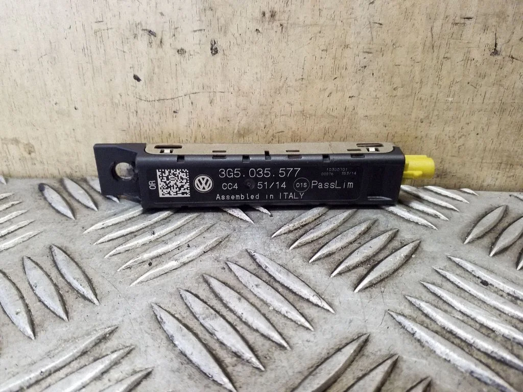 Antenas pastiprinātājs – Volkswagen Passat CC (2008-2016)
