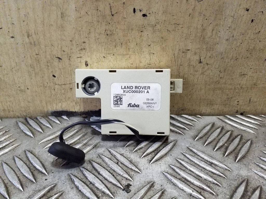 Aerial antenna amplifier – Land Rover Range Rover Sport L320 (2005-2013)