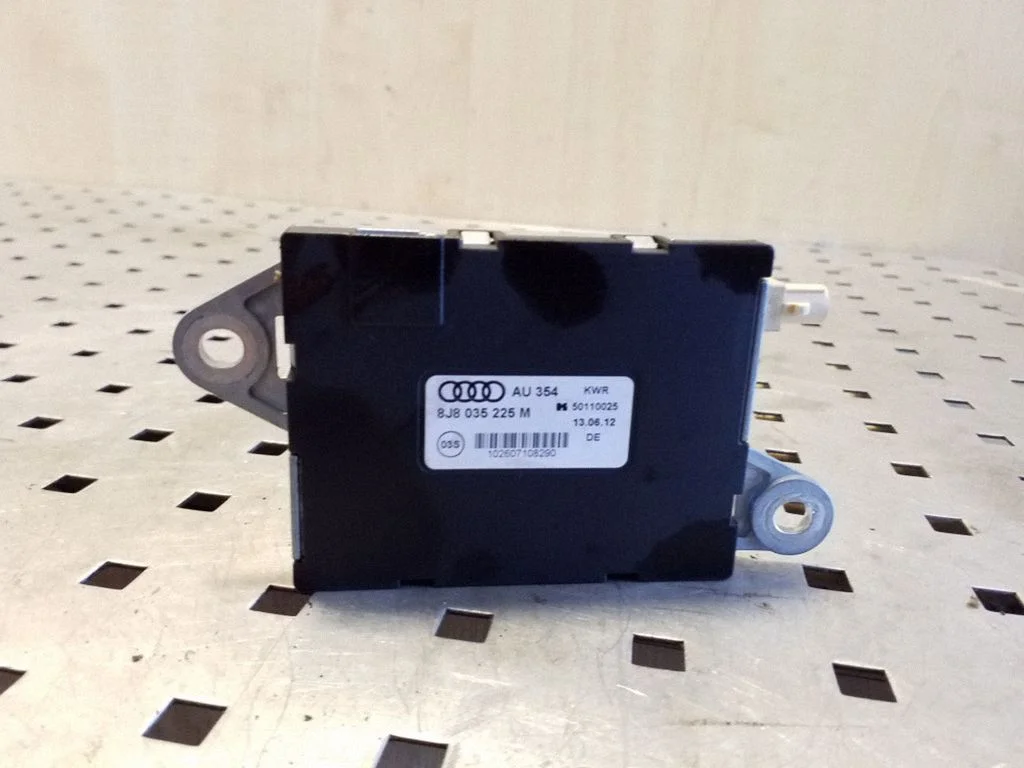 Antenas pastiprinātājs – Audi TT TTS Mk2 (2006-2014)
