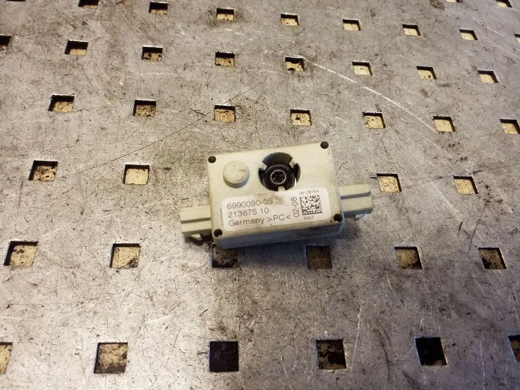 Aerial antenna amplifier – BMW X3 E83 (2003-2010)