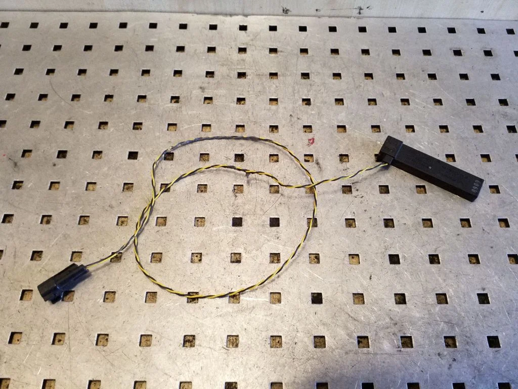 Aerial antenna amplifier – Ford Kuga I (2008-2012)