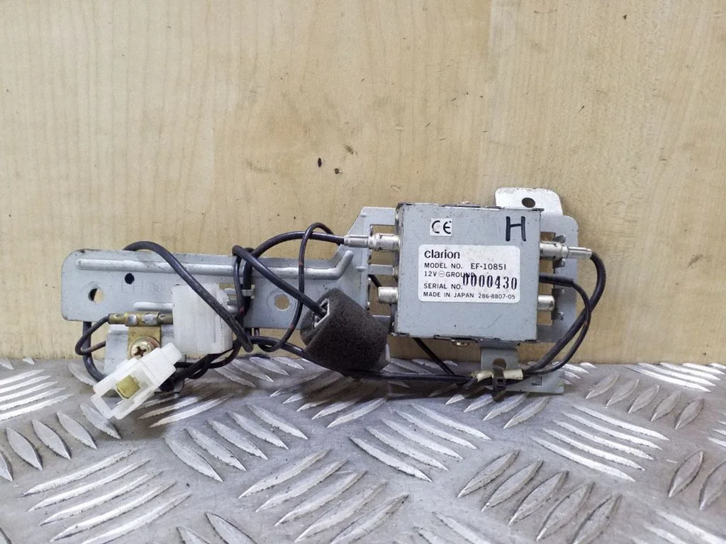 Antenas pastiprinātājs EF10851