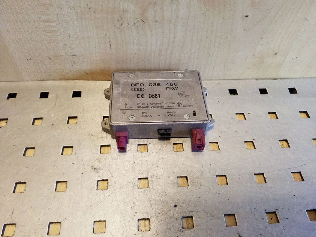 Wzmacniacz antenowy – Audi A3 S3 8L (1996-2003)