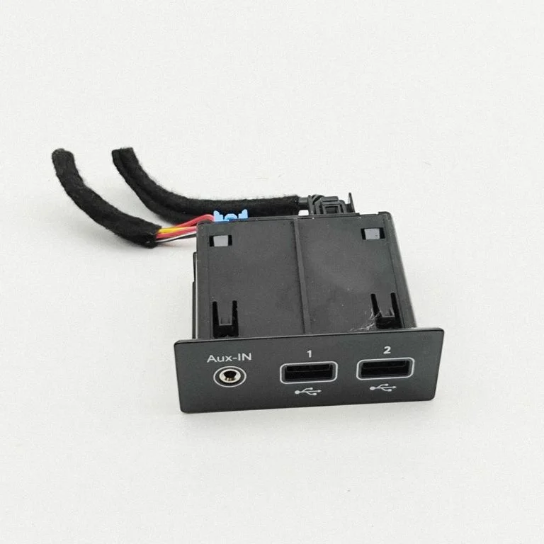 AUX ligzda 280231553R