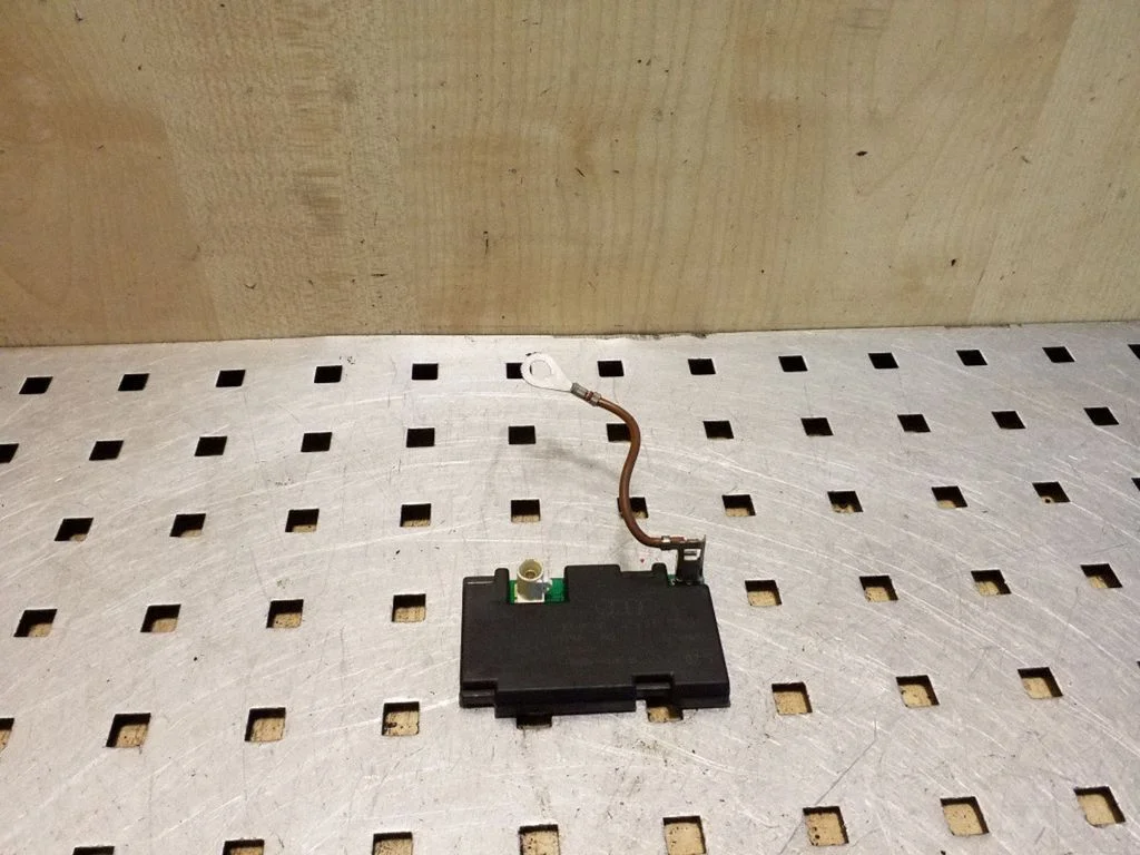 Antenas pastiprinātājs 4F5035225AC