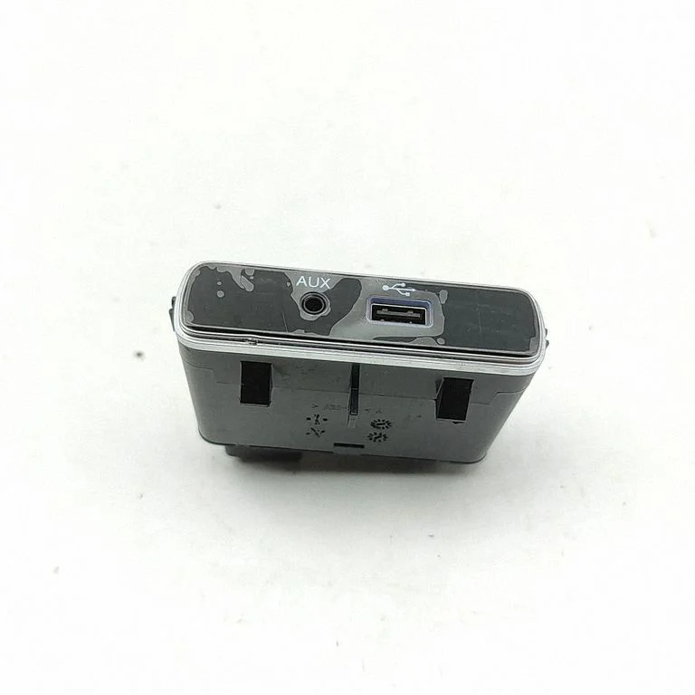AUX ligzda 156124721