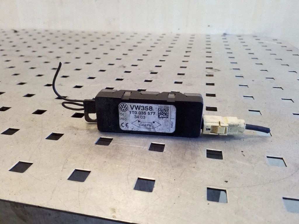 Antenas pastiprinātājs 1T0035577