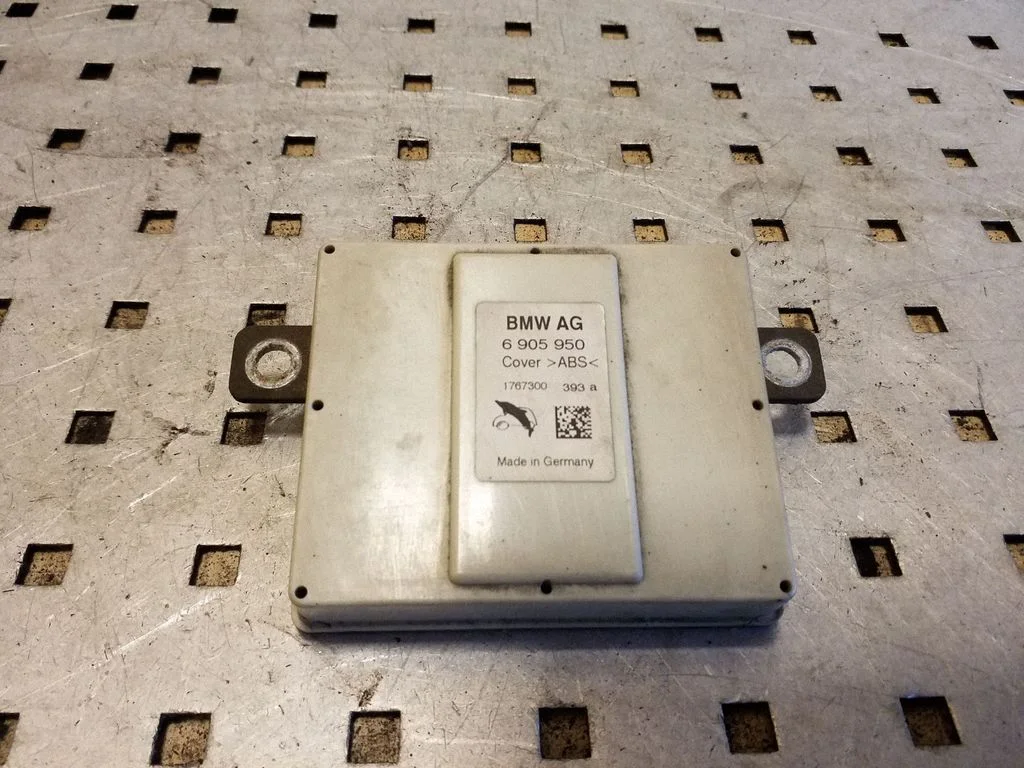Aerial antenna amplifier – BMW X5 E53 (1999-2006)