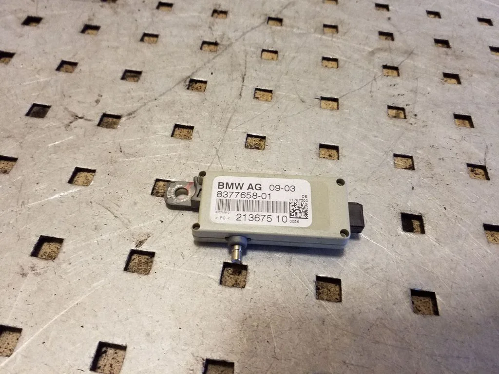 Aerial antenna amplifier – BMW X5 E53 (1999-2006)