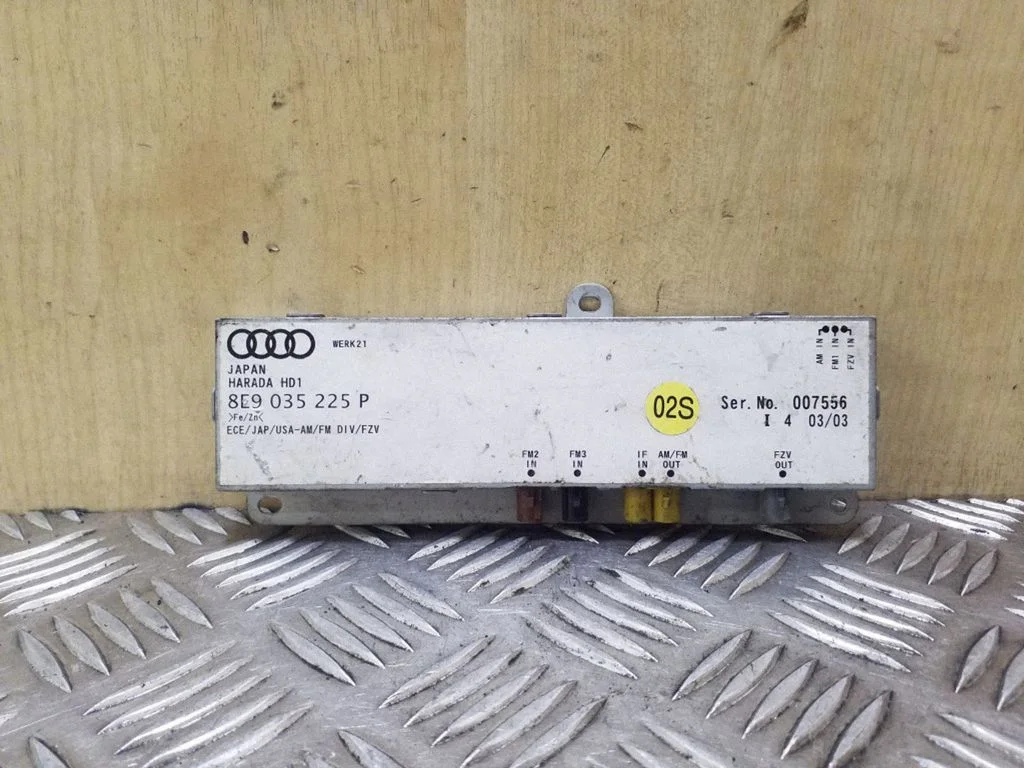 Aerial antenna amplifier 8E9035225P