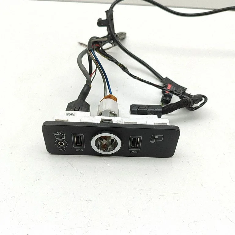 Gniazdo AUX FK7219C166GB