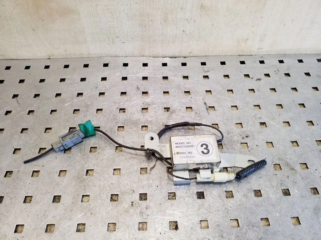 Aerial antenna amplifier – Subaru Forester SG (2003-2005)