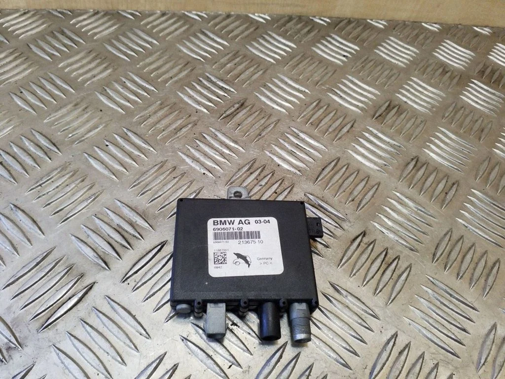 Aerial antenna amplifier – BMW 3 Series E46 (1998-2005)
