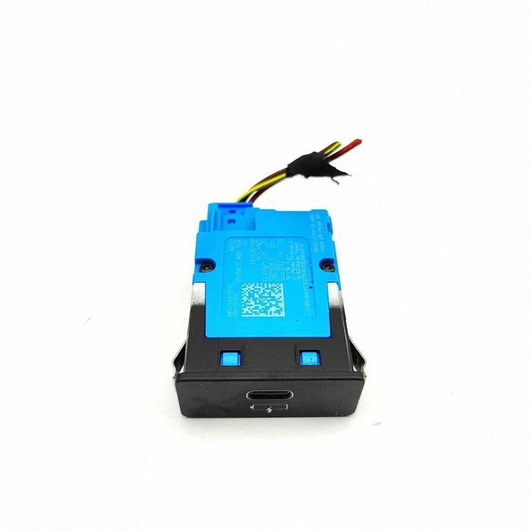 USB ligzda – BMW X6 G06 (2019-)